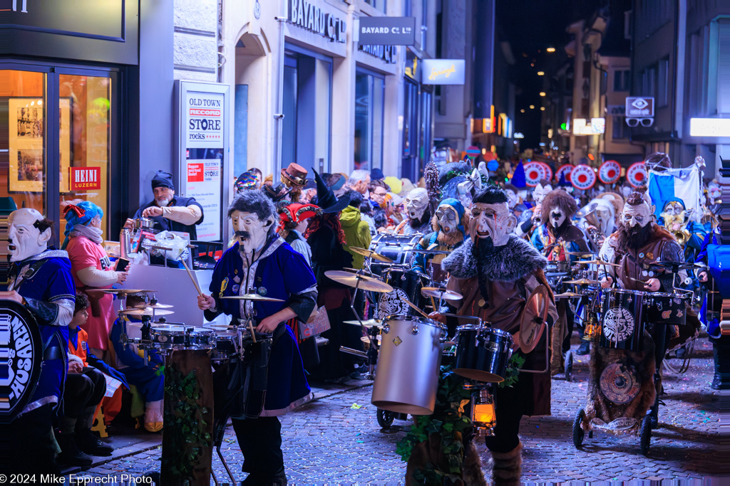 Güdis-DI; Luzerner Fasnacht 2024; Monstercorso